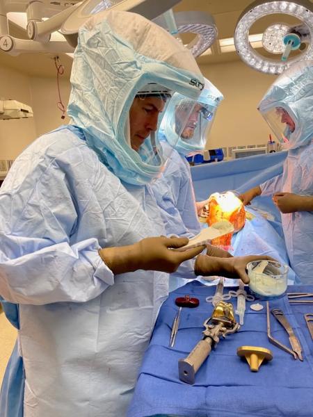 Gold Knee Implant 1 web